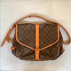 Louis Vuitton Saumur 35
